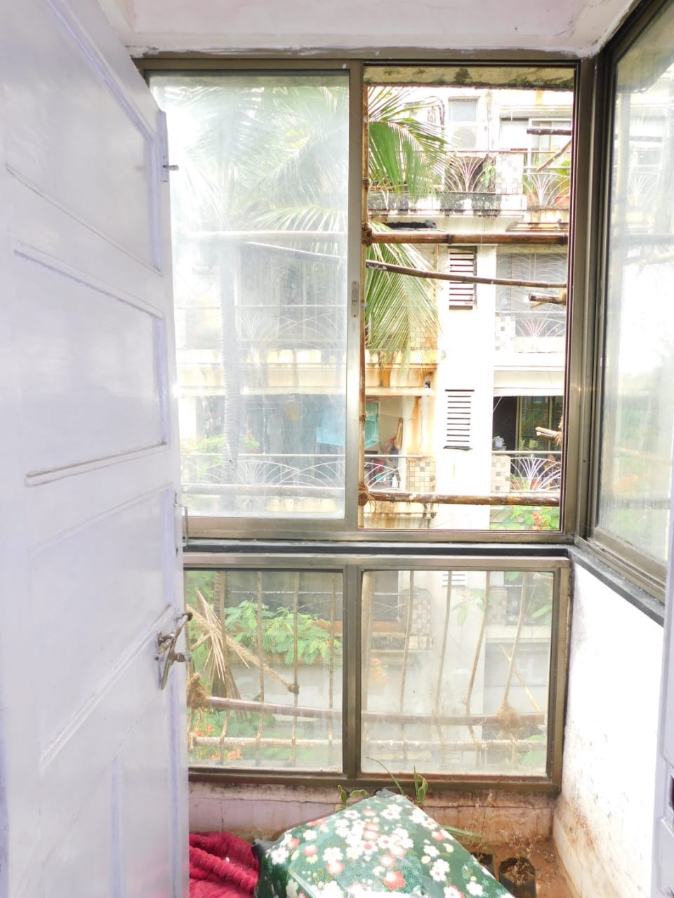 1 BHK Semi Furnished in Diamond Link , Bandra West